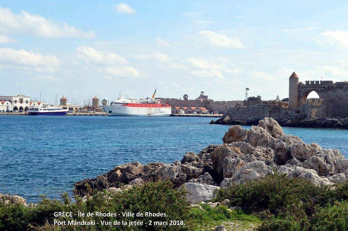 104- Rhodes ville et port d'honneur.JPG